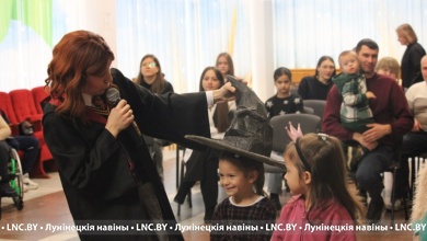 Наши дети! Новогодний утренник устроили во Дворце культуры РУПП «Гранит» в Микашевичах