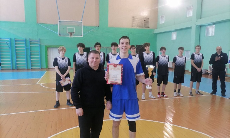 Завершилось первенство Лунинецкого района по баскетболу среди юношей