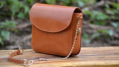 Девушка забыла сумочку на лавочке. В итоге — уголовные дело и суд