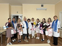 Счастливых мам поздравили в акушерском отделении Лунинецкой ЦРБ