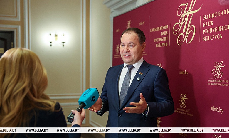 Курс рубля стабилен, потрясений на валютном рынке не предвидится - Глава Нацбанка 