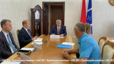 Михаил Русый проводит прием граждан в Лунинце ﻿ ﻿