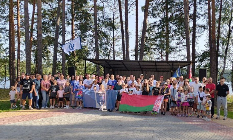 Сотрудники милиции устроили семейно-спортивный праздник в Лунинецком районе