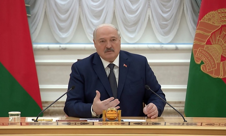 Лукашенко: За океаном очумелые в чувства пришли! // Разговор с представителями конфессий