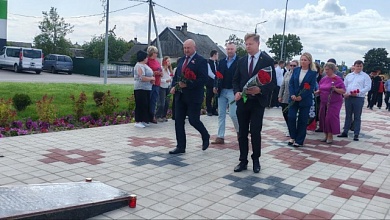 В Микашевичах прошел митинг-реквием “СВЕЧА ПАМЯТИ”