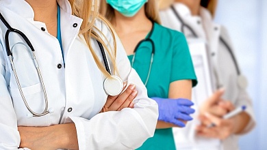 Как будут работать учреждения здравоохранения в праздничные и выходные дни в июле