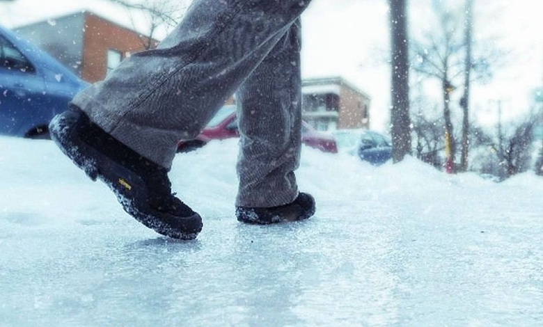 Оранжевый уровень опасности объявлен в Беларуси на четверг из-за гололеда