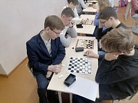 Первенство района по шашкам провели в Лунинце