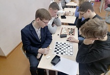 Первенство района по шашкам провели в Лунинце