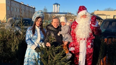 Детям - конфеты, семье - елка! На елочном базаре Лунинецкого лесхоза 