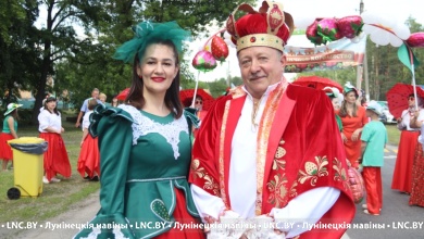 Фотомгновения регионального праздника «Лунінецкія клубніцы»