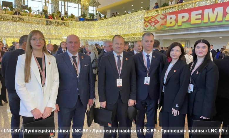 Делегаты ВНС и приглашенные от Лунинецкого района прибыли к месту заседания