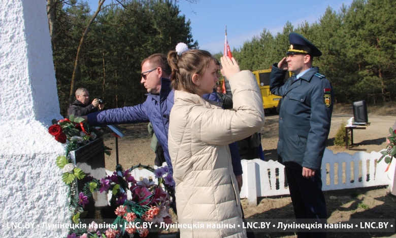 Митинг, посвященный памяти жертв сожженных деревень, состоялся в Мелеснице Лунинецкого района