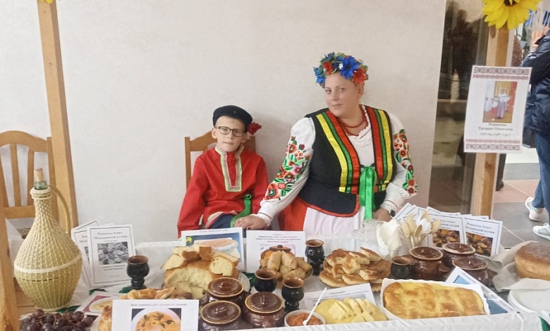Лунинчане участвуют в областном фестивале национальных культур в Малорите
