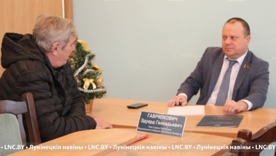 Сенатор Эдуард Гаврилкович провел прием граждан в Микашевичах  