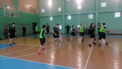 На Лунинетчине стартовало первенство района па баскетболу