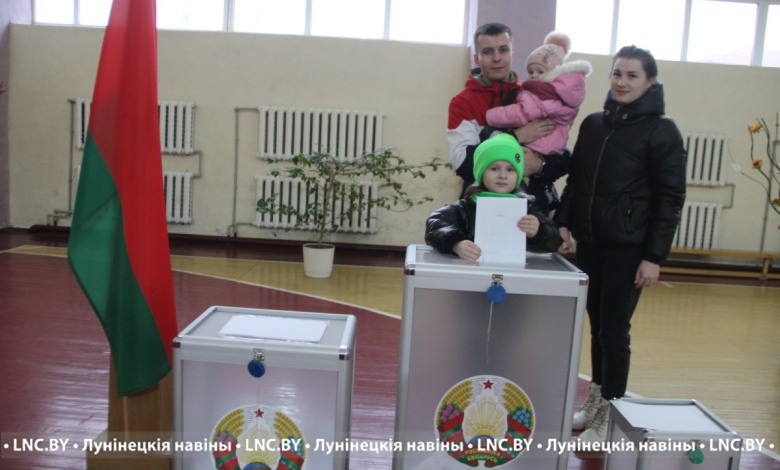 Я хочу участвовать в судьбе своей страны, города, региона... Лунинчане голосуют