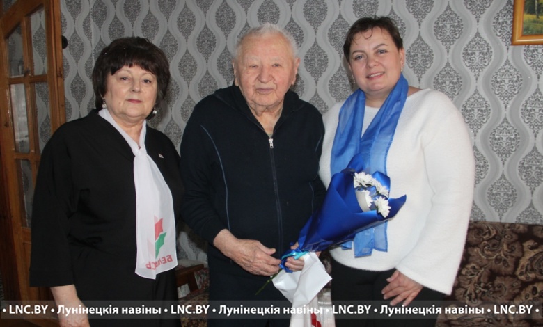 Ветеранов поздравили с Днем защитников Отечества в Лунинце