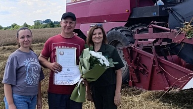 Как лесовода наградили за труд на комбайне в "Лунинском"
