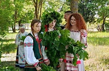 Толькі паслухайце! Ваджэнне Кусты на другі дзень Тройцы ў Лунінецкім раёне