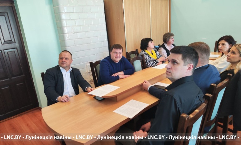 Сенатор принял участие в сессии Микашевичского городского Совета депутатов