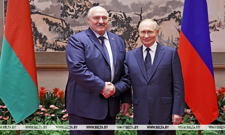 Лукашенко у Путина дома в Китае! // Про Трампа, отношения с Россией и проблемы с Китаем