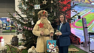 «Ёлка желаний»: Подарки дарят со всей Беларуси детям Брестской области