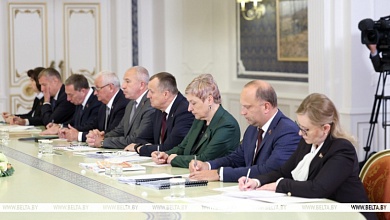 Закрытие магазинов на селе, завышение зарплаты руководства. Лукашенко раскритиковал работу Белкоопсоюза