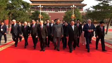 Лукашенко, Путин, Ким Чен Ын на военном параде. Пекин / Си Цзиньпин с женой ЛИЧНО встречали лидеров