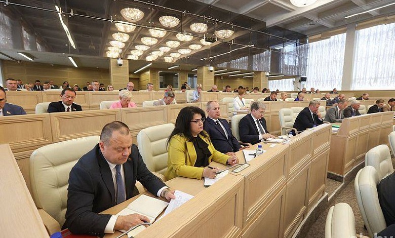 Эдуард Гаврилкович принял участие в заседании двух палат