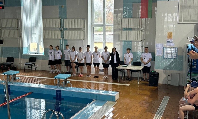 Областные соревнования по плаванию проходят в Лунинце