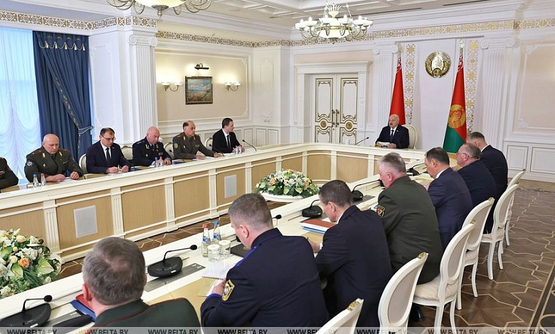 Государственная программа вооружения на 2026-2030 годы и гособоронзаказ стали темой совещания у Президента Беларуси
