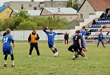 В Микашевичах прошел дружеский футбольный матч на Кубок Победы