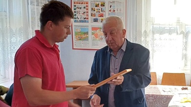 И блогеры трудятся на хлебной ниве в Лунинецком районе