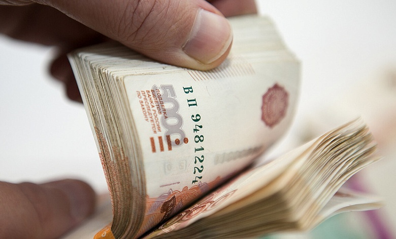 Аферисты обещают много денег и вывозят белорусов в Россию для работы за еду!