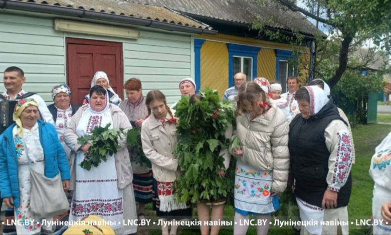 Традыцыйны летні абрад “Ваджэнне Кусты на другі дзень Тройцы”
