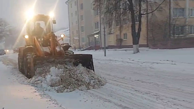 На расчистке улиц и дорог от снега задействовано 82 единицы техники в Лунинецком районе