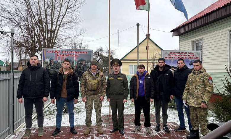 Возвращаются домой с военных сборов лунинчане