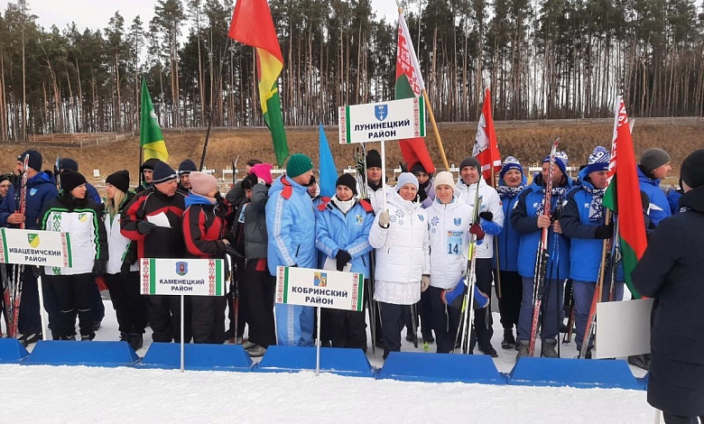 Команда Лунинецкого района участвует в областном празднике "Брестская лыжня-2025" 