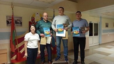 Соревнования по бильярду среди руководителей провели в Лунинце