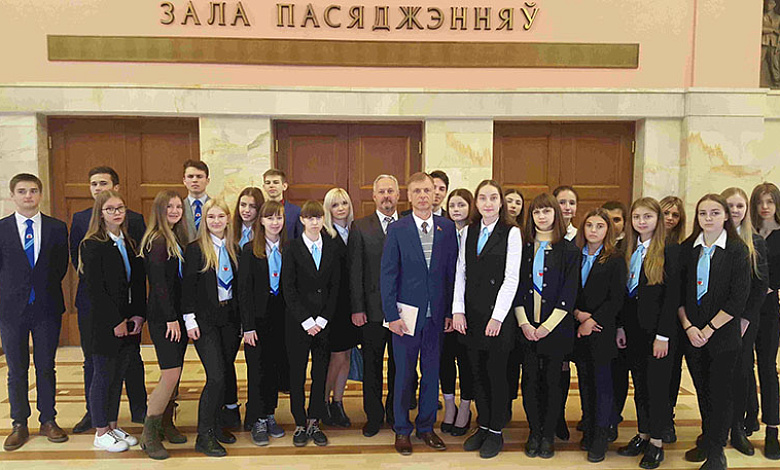 Учащиеся гимназии им. Недведского посетили Минск с экскурсией