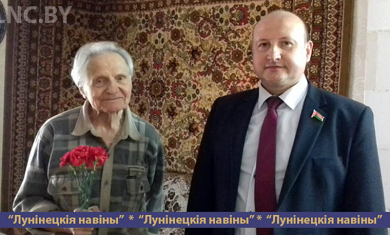 Анатолий Насеня поздравил ветерана с наступающим праздником