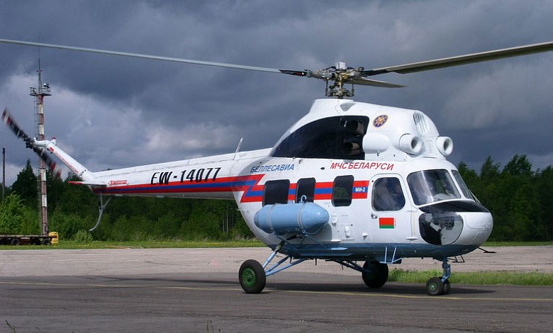 В Лунинецком районе аварийную посадку совершил вертолет авиации МЧС