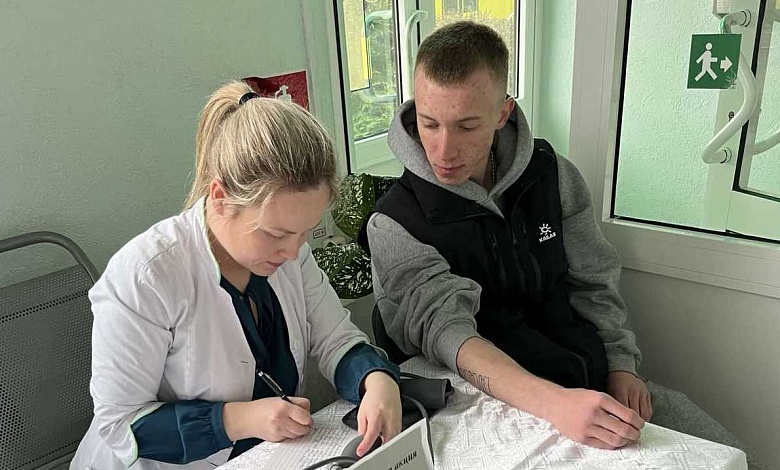 Медработники проводят информационно-образовательную акцию в Лунинецком районе