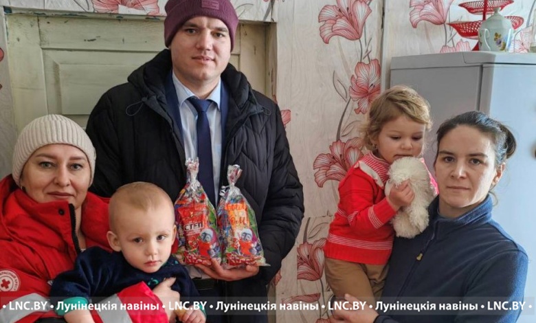 В преддверии Старого Нового года мальчики и девочки Лунинетчины принимали поздравления