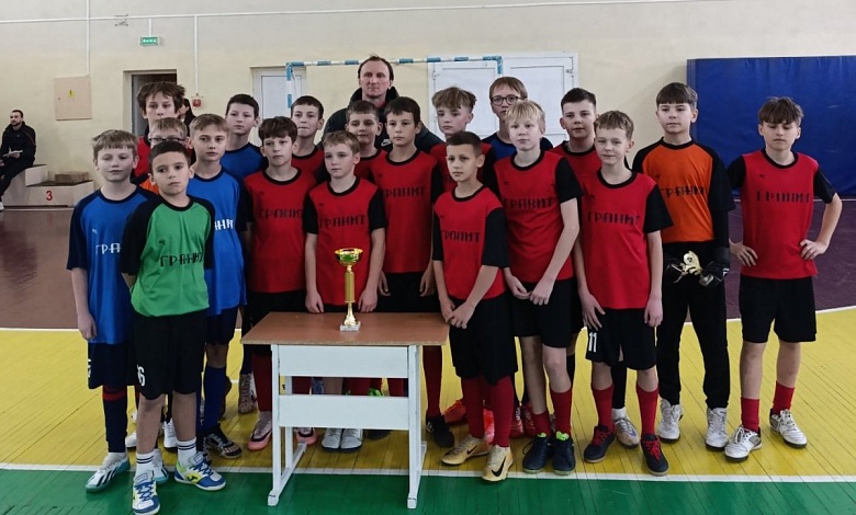 Новогодний турнир по мини-футболу состоялся в Лунинце