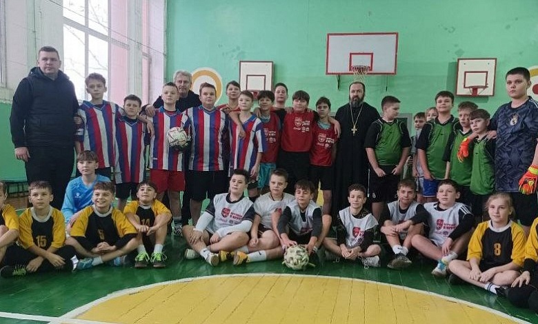 В Лунинце школьники выявили сильнейших в мини-футболе