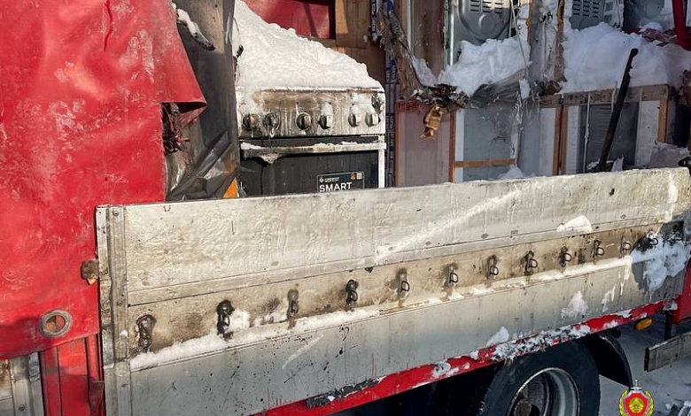 Загорелась фура, гружёная бытовой техникой. Что стало причиной пожара, установили судебные эксперты