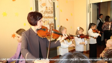 Праздничный концерт в честь Дня учителя прошел в ДМШИ г. Микашевичи. 
