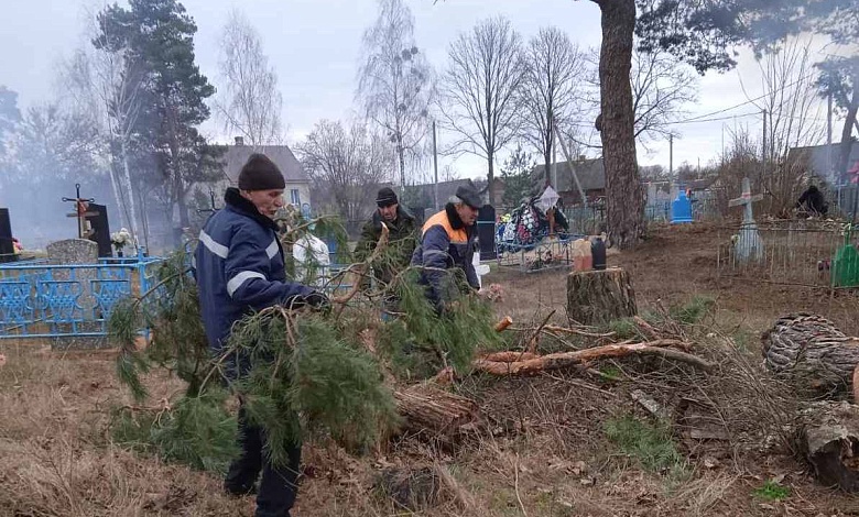 За наведение порядка взялись жители деревни Дребск
